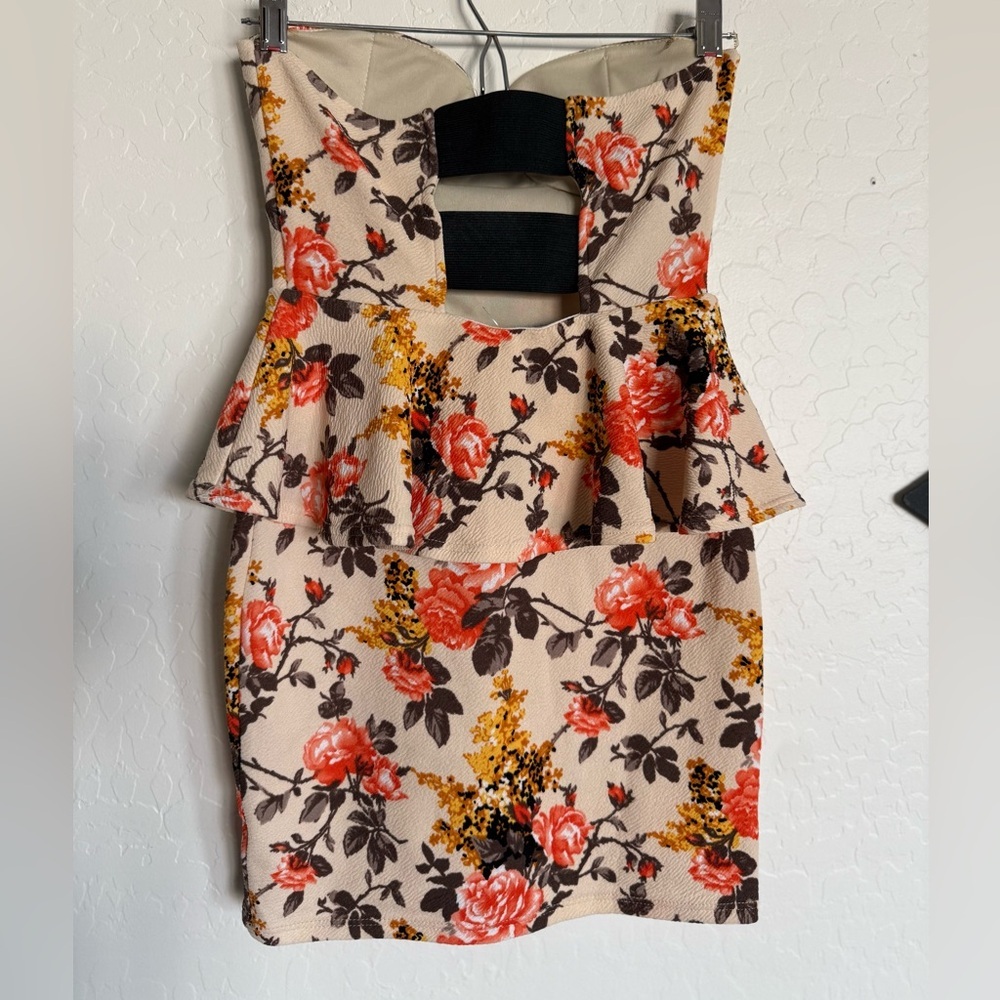 5/$25 LOVE CULTURE Floral Strapless Peplum Dress - NEW W/ Tags - S - Picture 2 of 4